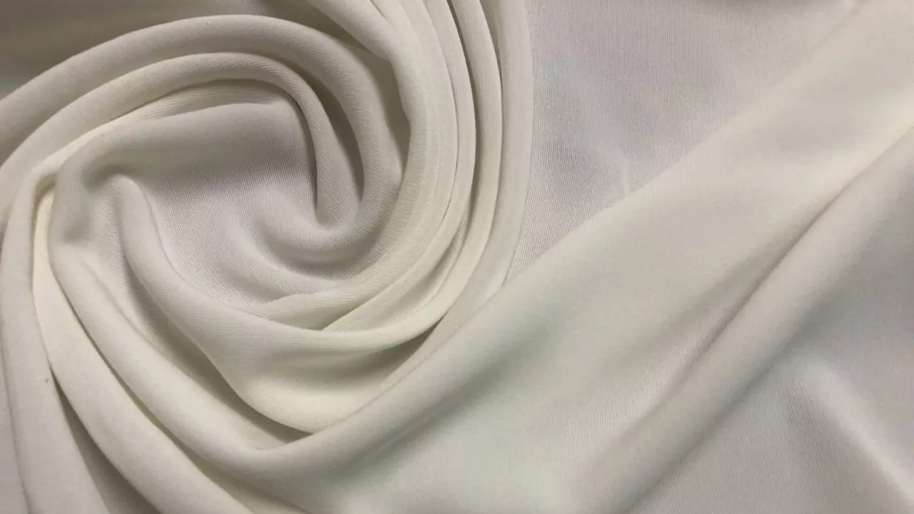 Smooth and flexible, giving a sleek drape with excellent shape retention.