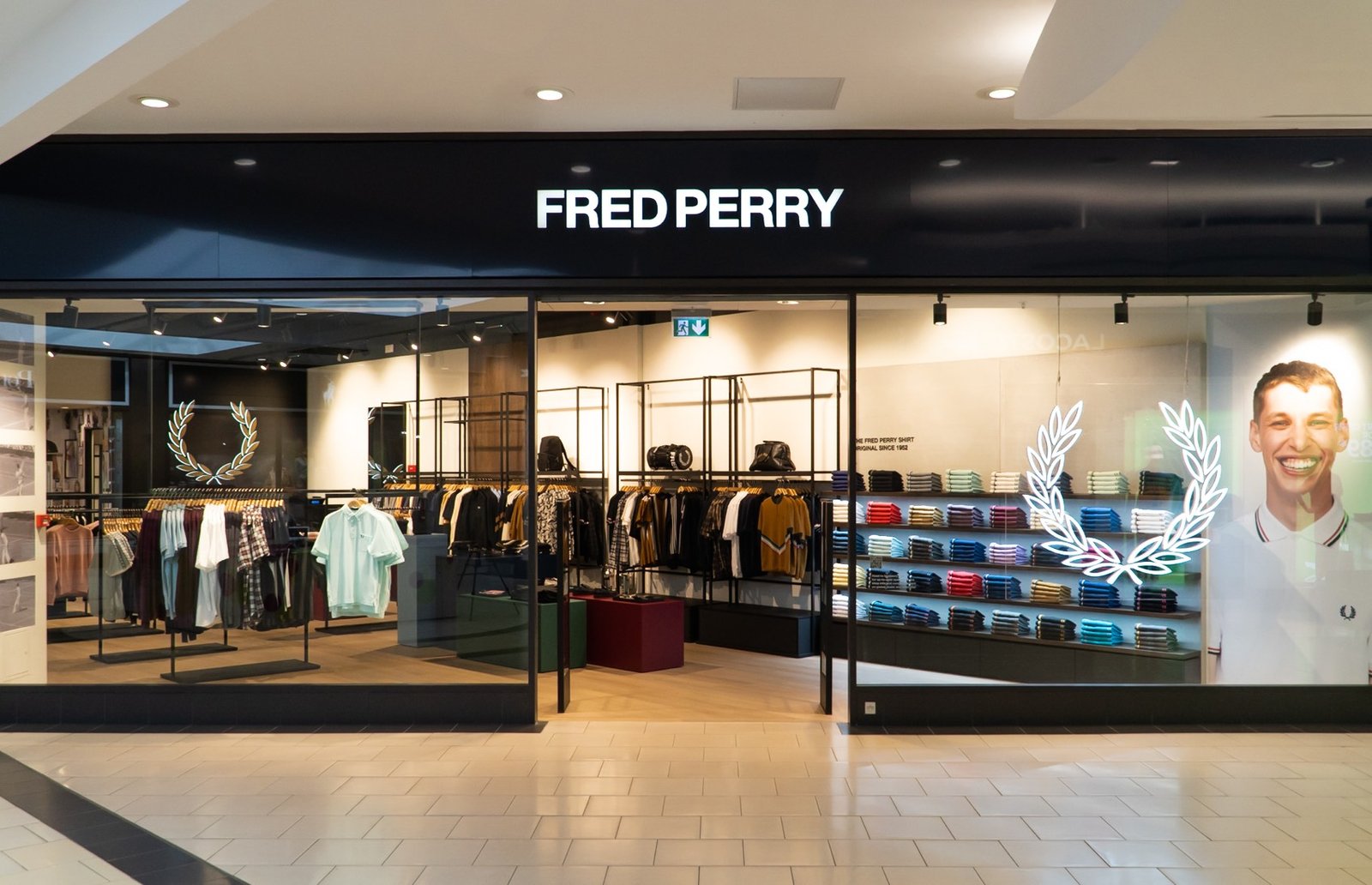 FRED PERRY Offline stores