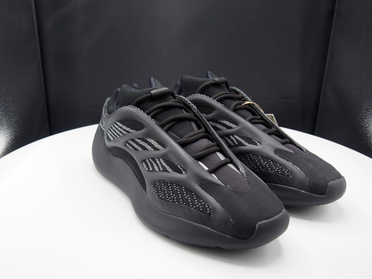 Yeezy 700