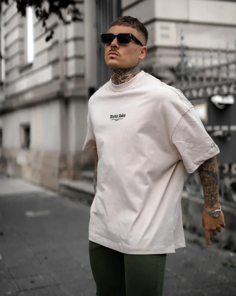 How to Choose the Right Size T-Shirt?