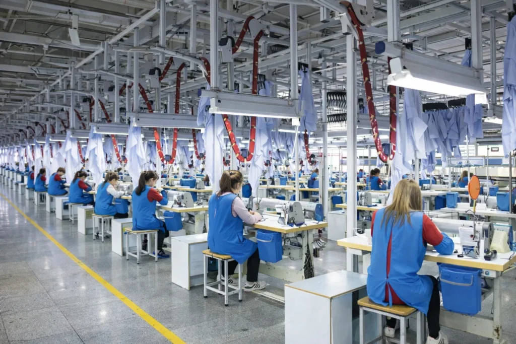 Trendy Apparel Hanging Production Factory